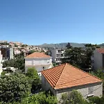 Vukosav Family And בית הארחה דוברובניק