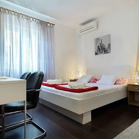 Vukosav Family And 4*