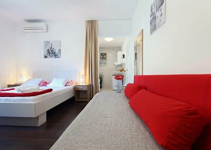 Vukosav Family And Gostinjska kuća 3*
