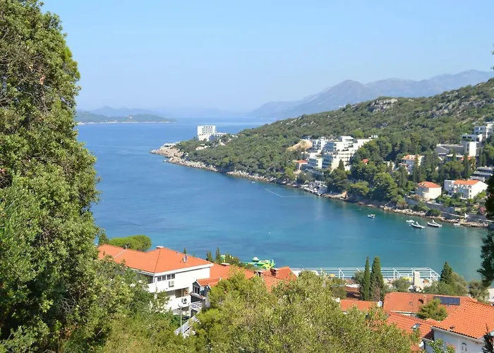 Vukosav Family And Gostinjska kuća 3*