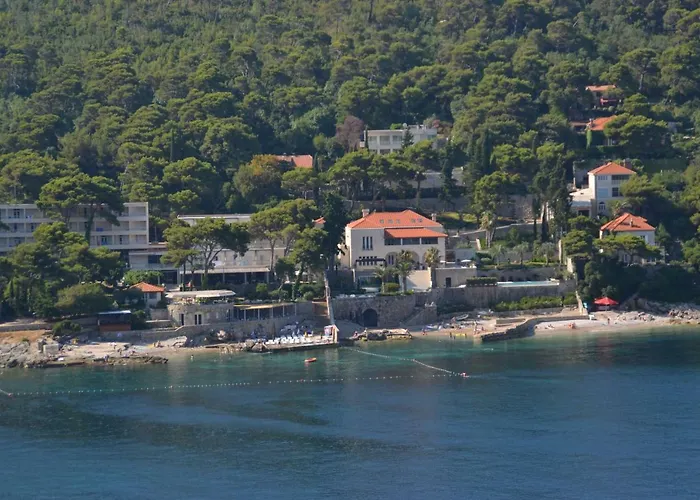 Vukosav Family And Gostinjska kuća 3*