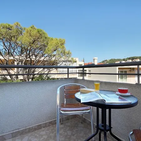 Vukosav Family And 4*