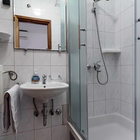 Pensionat Vukosav Family And